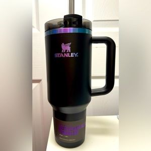 Stanley Black Chroma Quencher 40 oz NWT